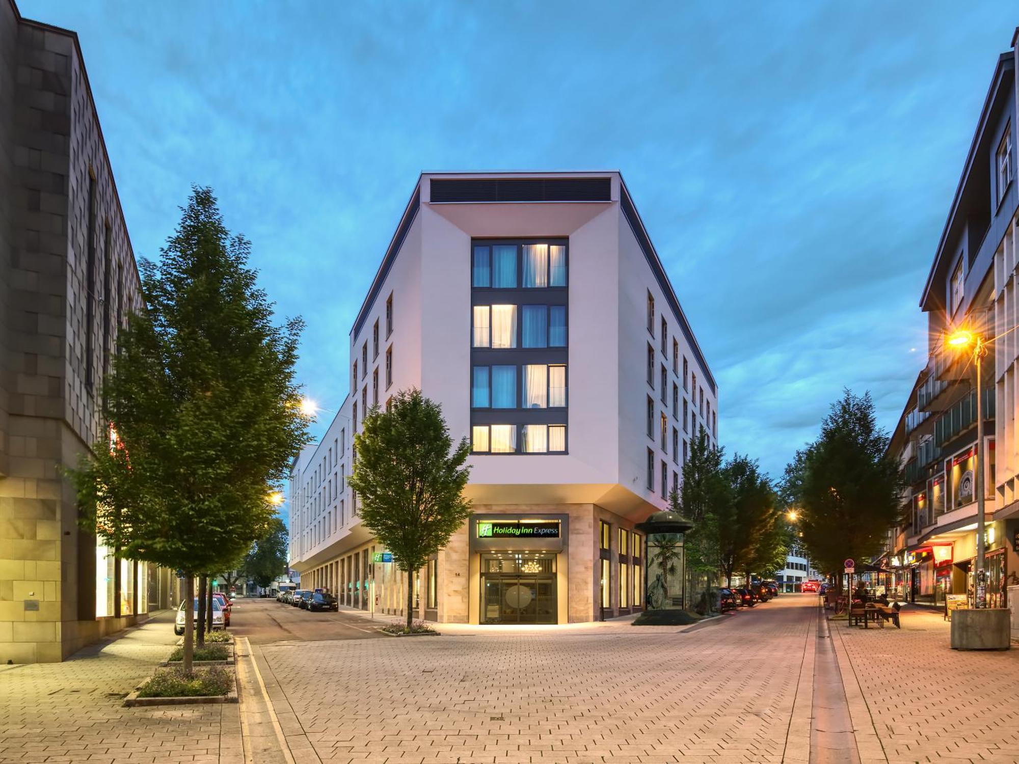 Holiday Inn Express Heilbronn By Ihg Экстерьер фото