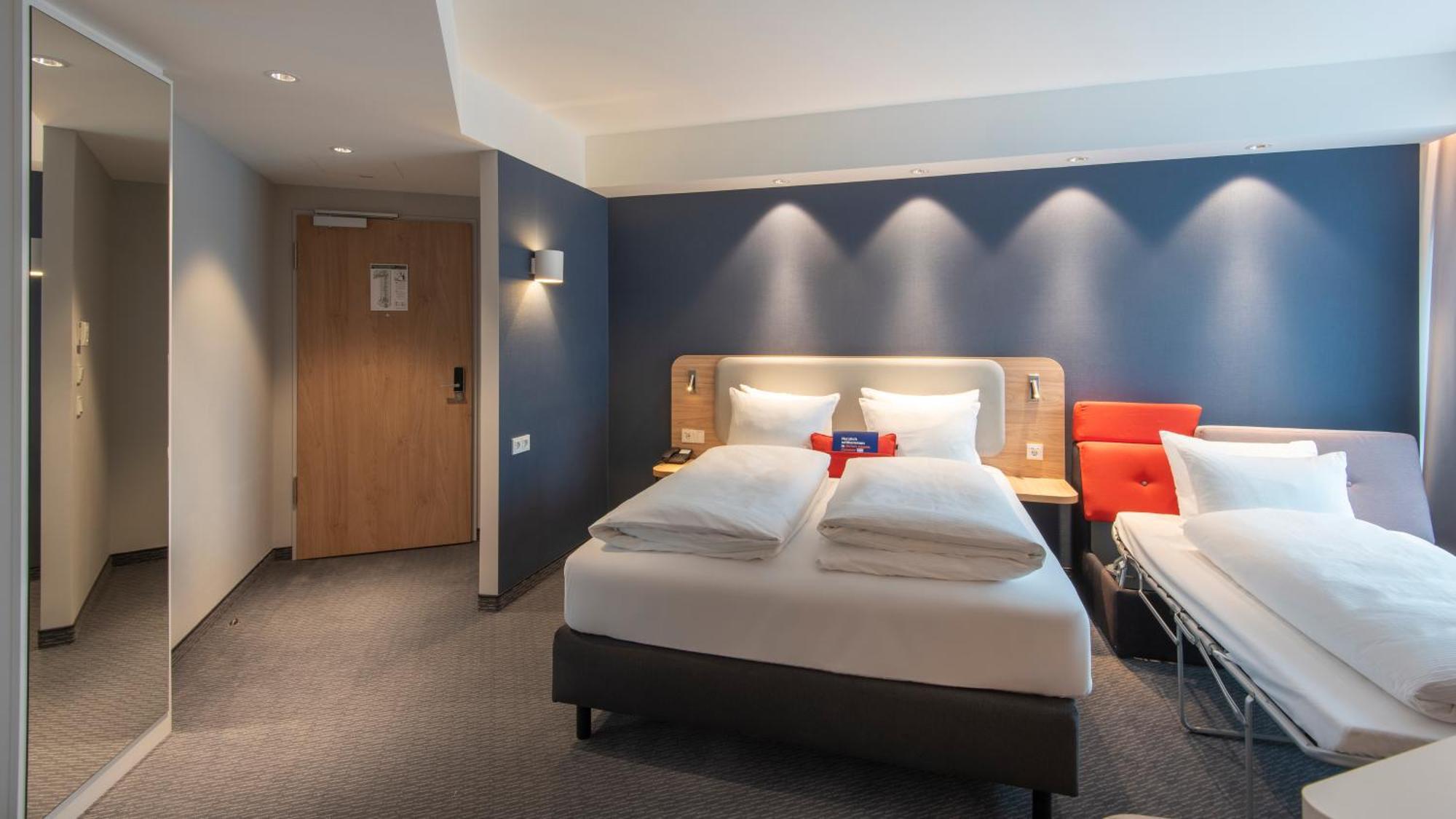 Holiday Inn Express Heilbronn By Ihg Экстерьер фото
