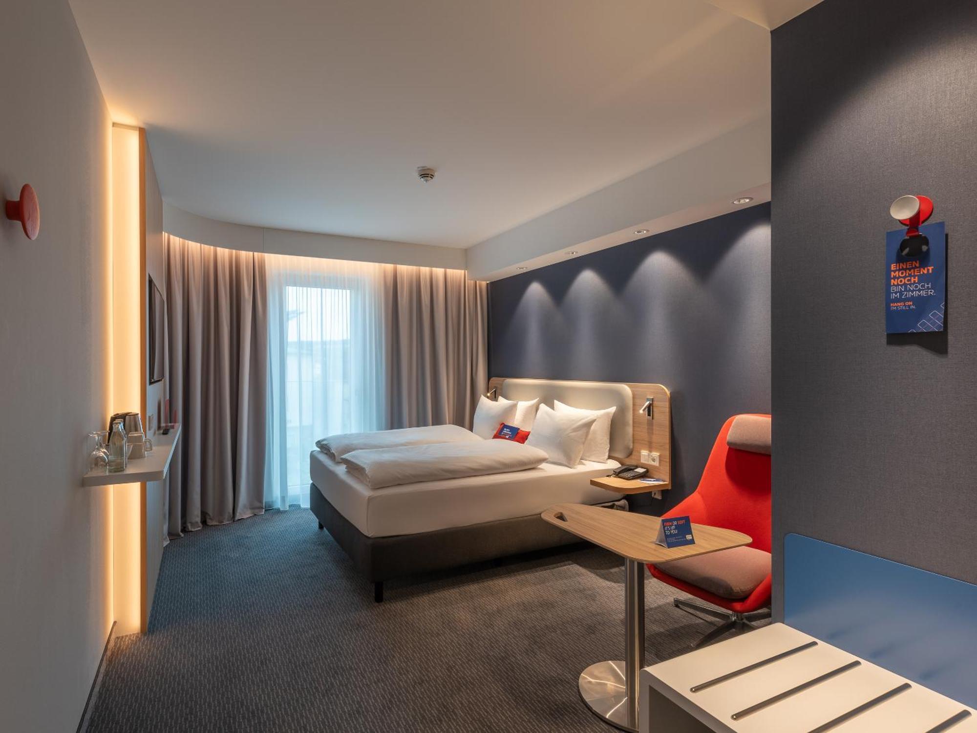 Holiday Inn Express Heilbronn By Ihg Экстерьер фото