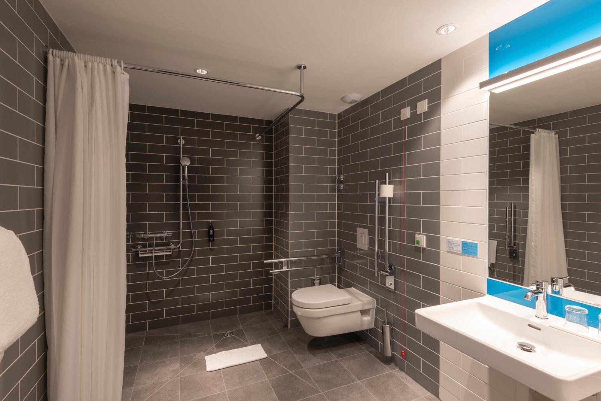 Holiday Inn Express Heilbronn By Ihg Экстерьер фото
