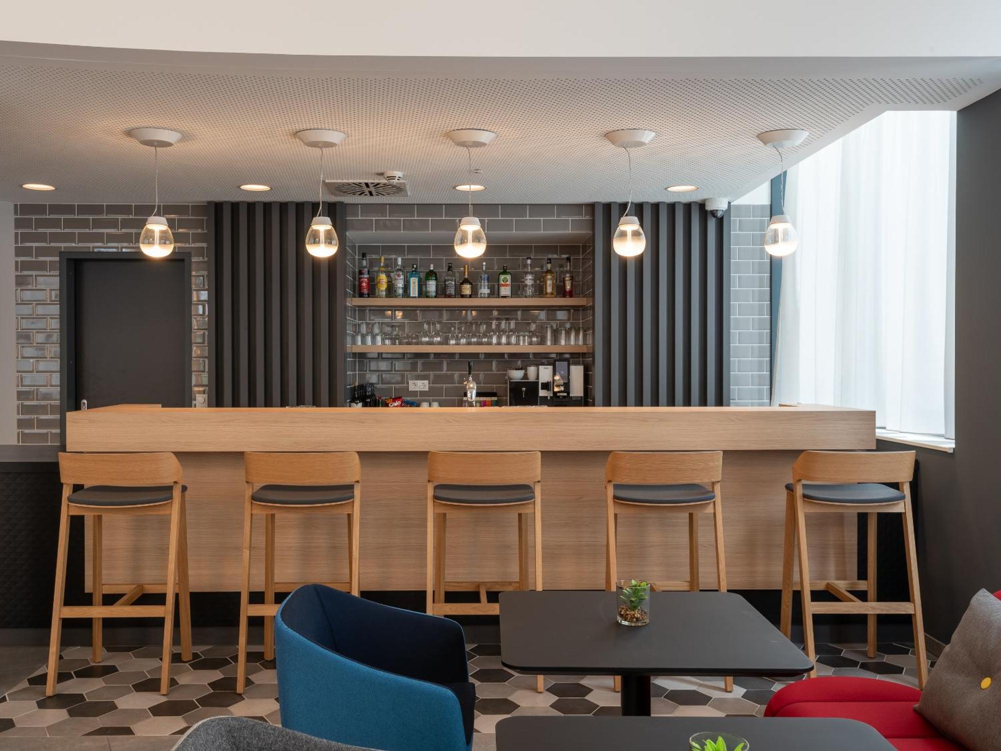 Holiday Inn Express Heilbronn By Ihg Экстерьер фото