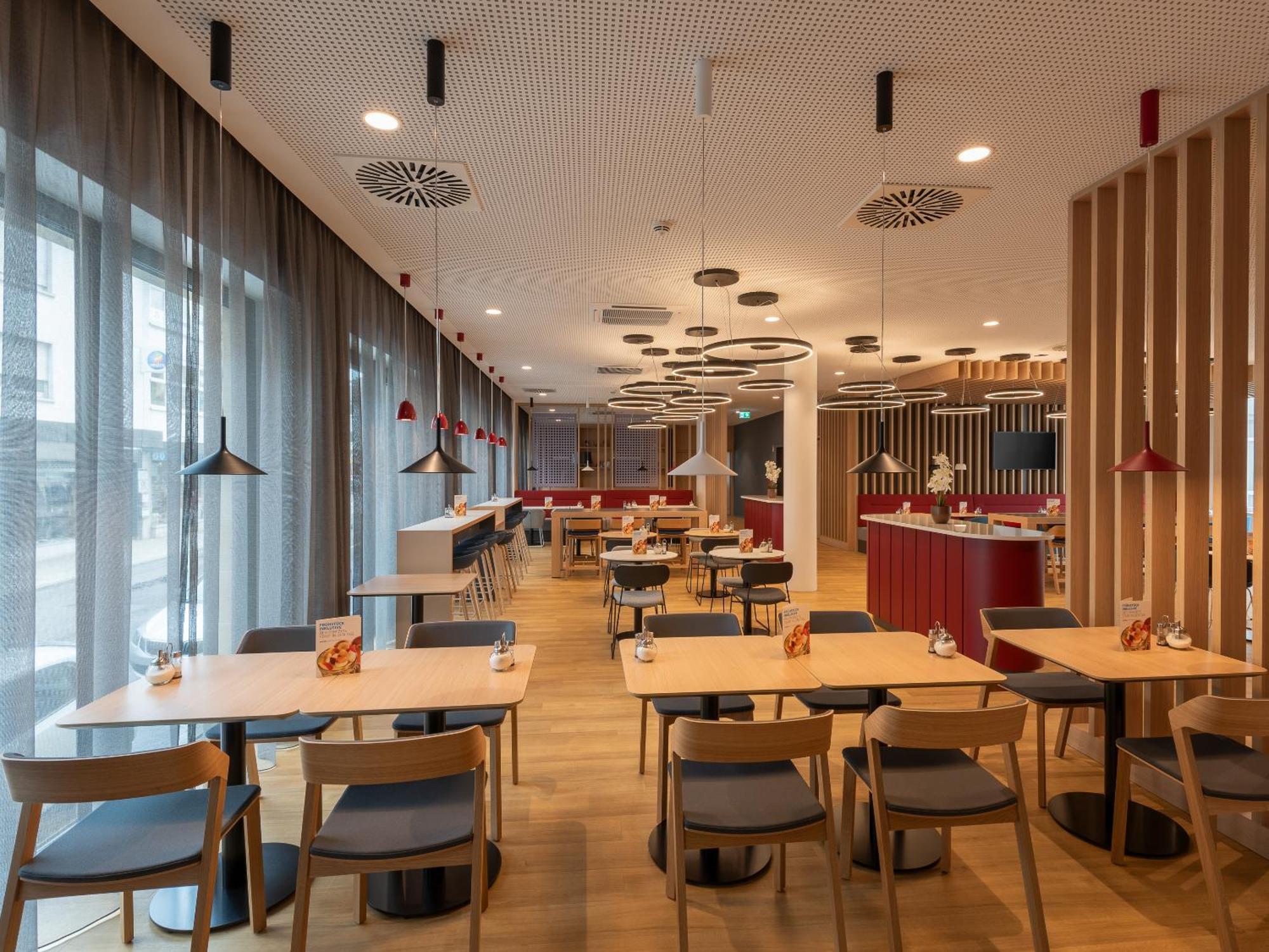 Holiday Inn Express Heilbronn By Ihg Экстерьер фото