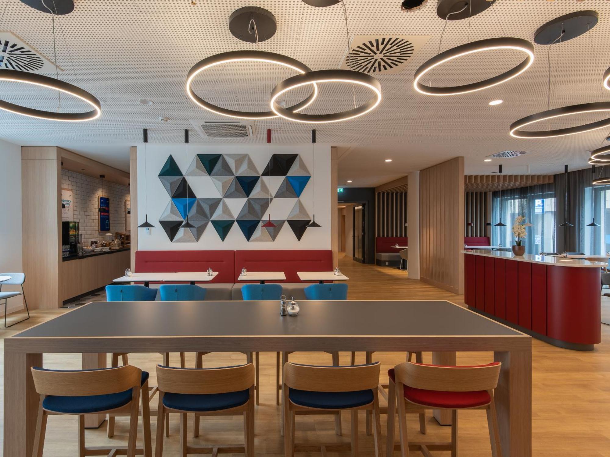 Holiday Inn Express Heilbronn By Ihg Экстерьер фото