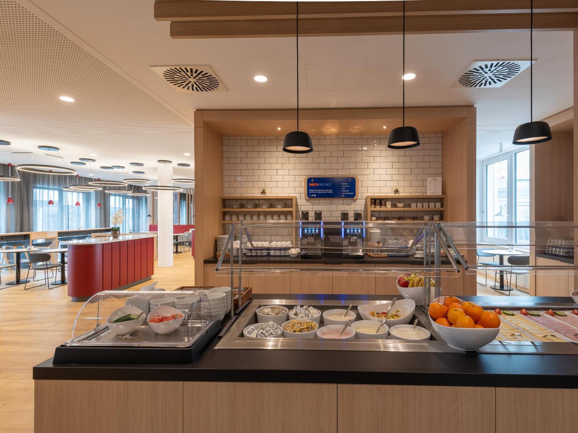 Holiday Inn Express Heilbronn By Ihg Экстерьер фото